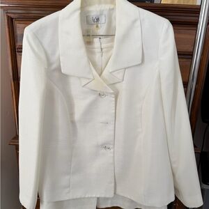 Le Suit Women's Elegant White Blazer & Skirt Suit